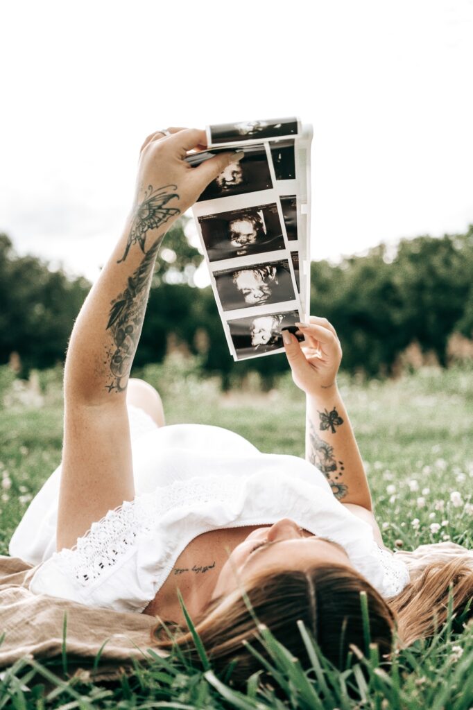 Maternity Photography | Eldon, Missouri | White Maternity Dress