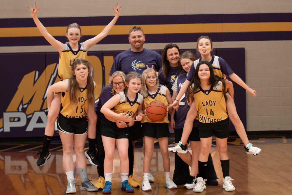 Girls Basketball Team Photo in Madison, Mo | Elicia Wilson Photography