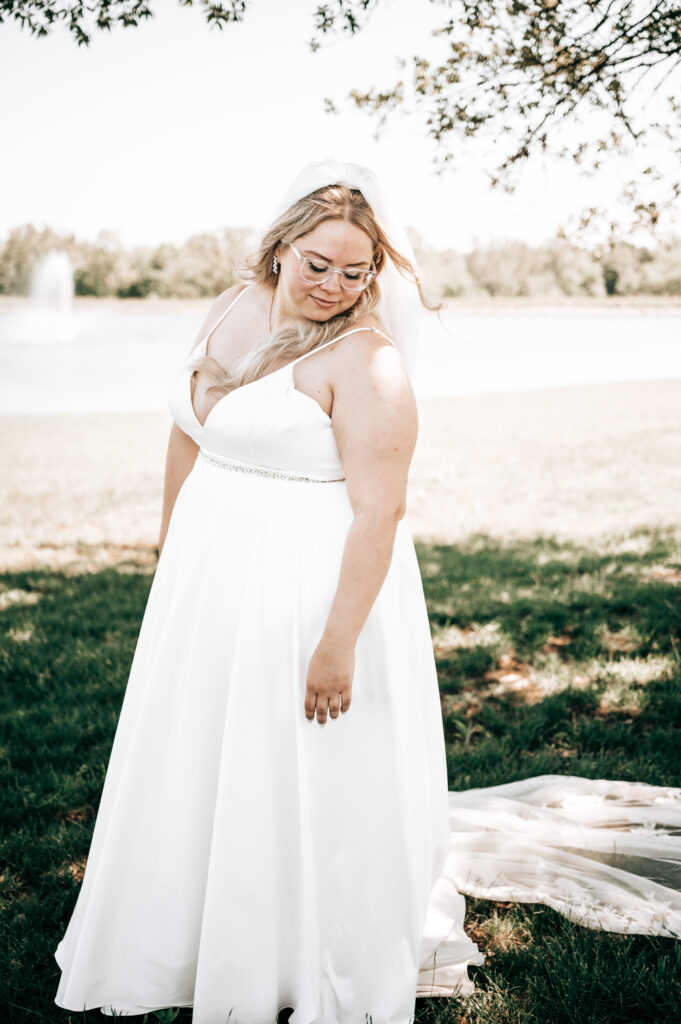 Bride at Fox Hollow Wedding Venue in Boonville, Mo | Elicia Wilson Photography