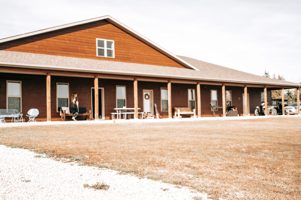 Shelmadine Outfitters LLC & Event Center | Elicia Wilson Photography
| Wedding Venue