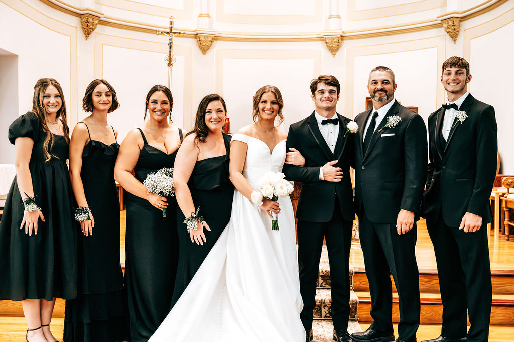 Grooms Family on Wedding Day | Elicia Wilson Photography