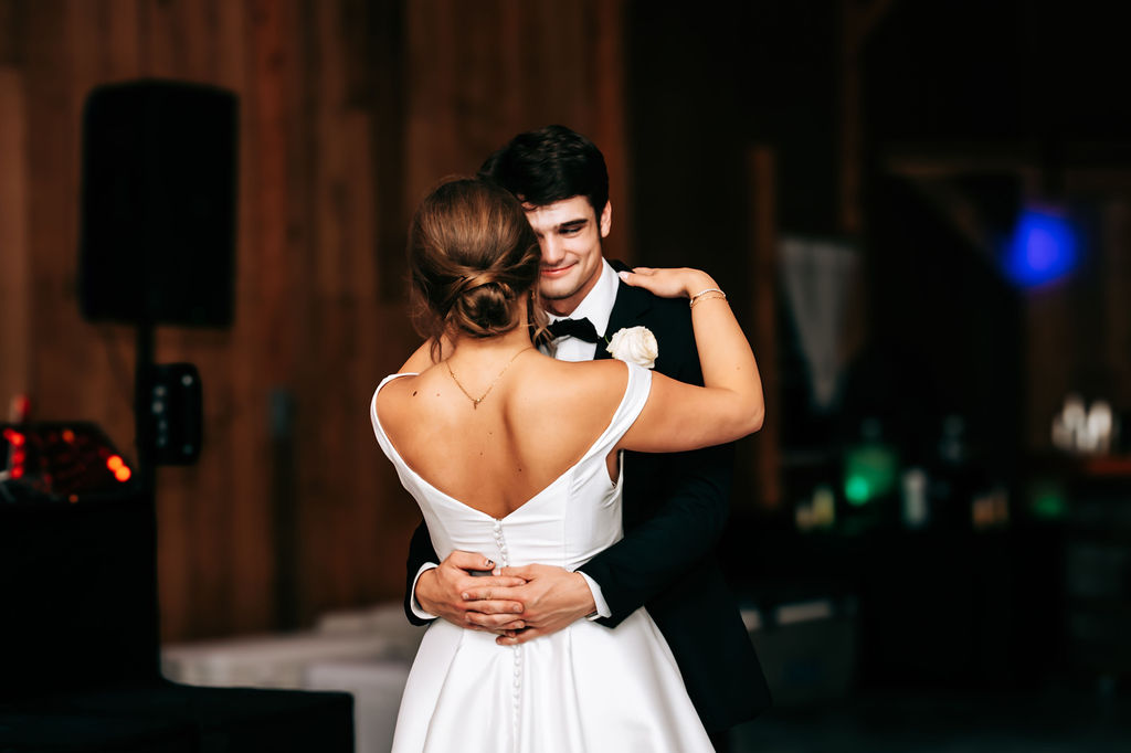 Bride anf Groom Dance | Elicia Wilson Photography