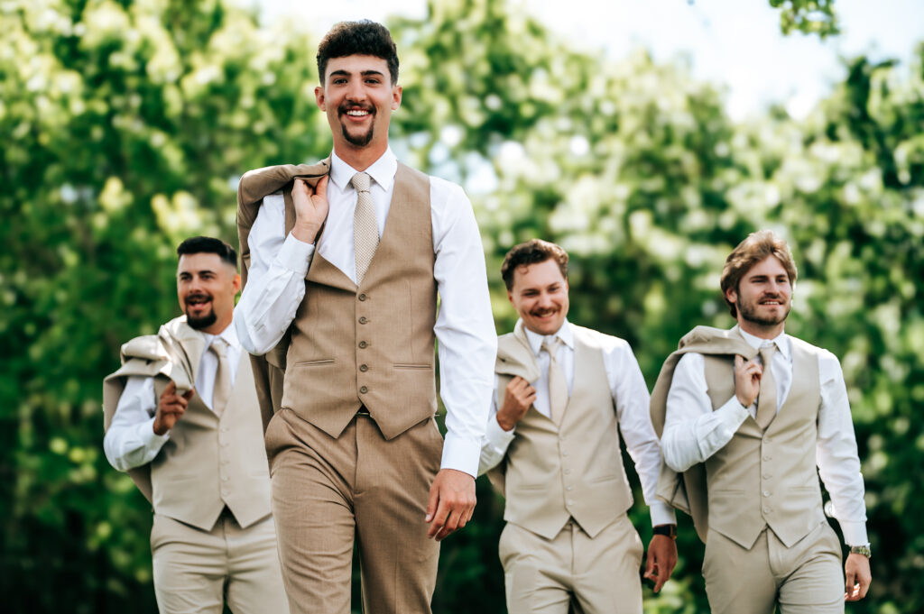 Bride and groom choose a Briarwood Hills Wedding Photographer.