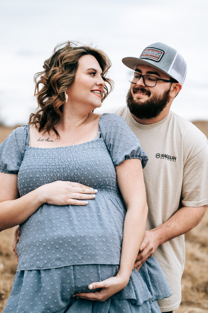 Timeless maternity portrait in Moberly Missouri
